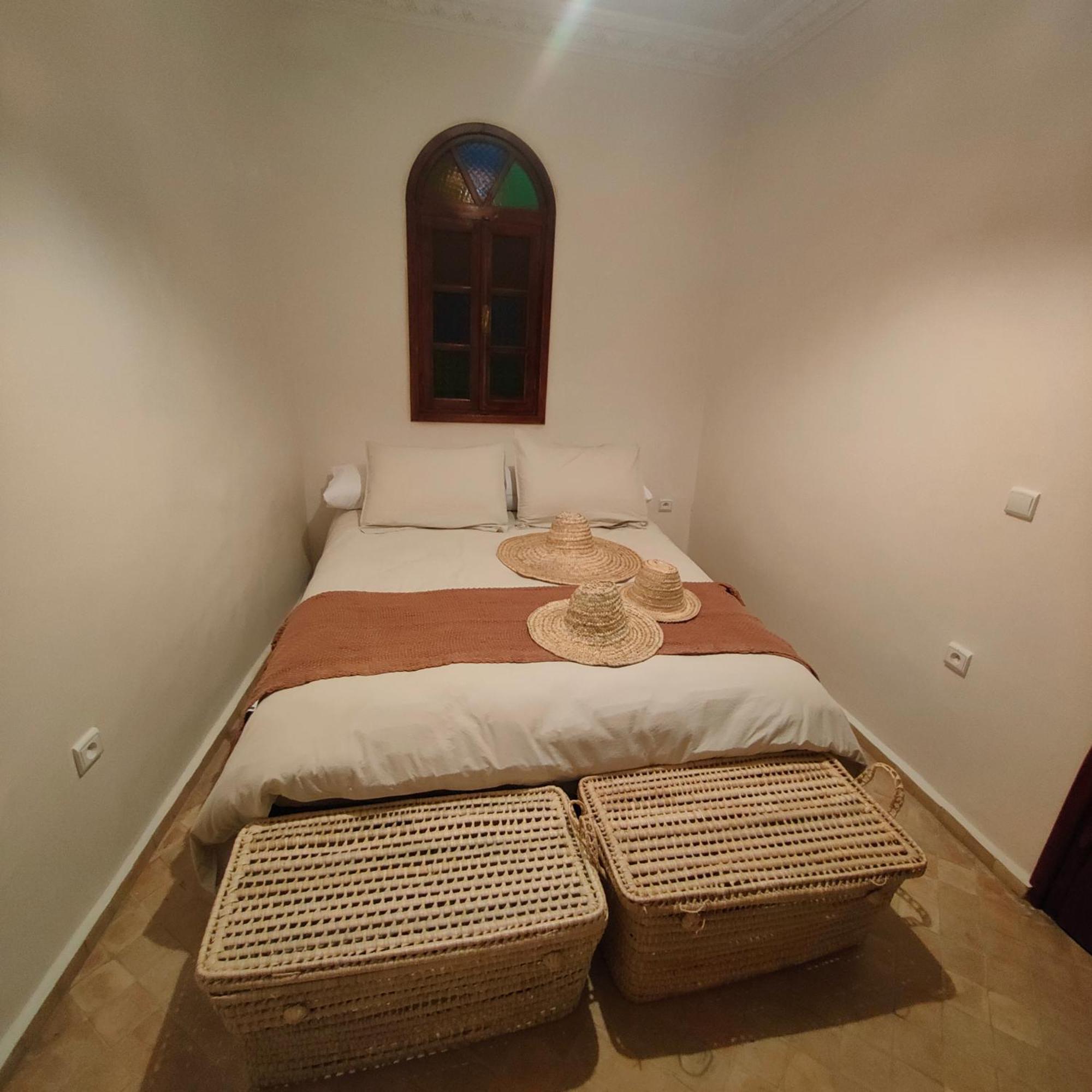 Riad Bkl Luxury Dar Baroud Tanger Exteriör bild